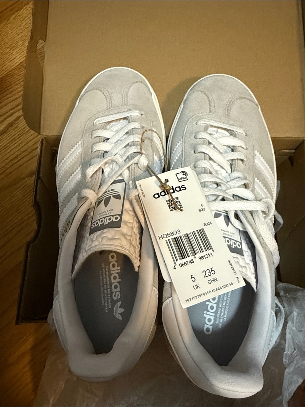 Brand New adidas Women’s White/Gray Suede Low-Top Sneakers